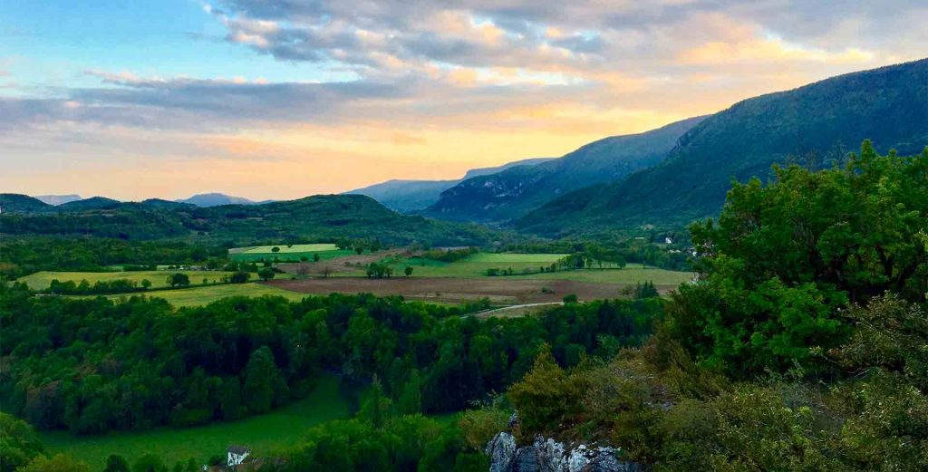 hdp-accueil Annecy-Genève-Geneve-Lyon-Bugey-Bugeysud-Ain-France-gites-gite-gîtes-gîte-les gites de sarah et Claude-pet-pet friendly-dog-cat-zen-nature-guest house-vacances-vacance