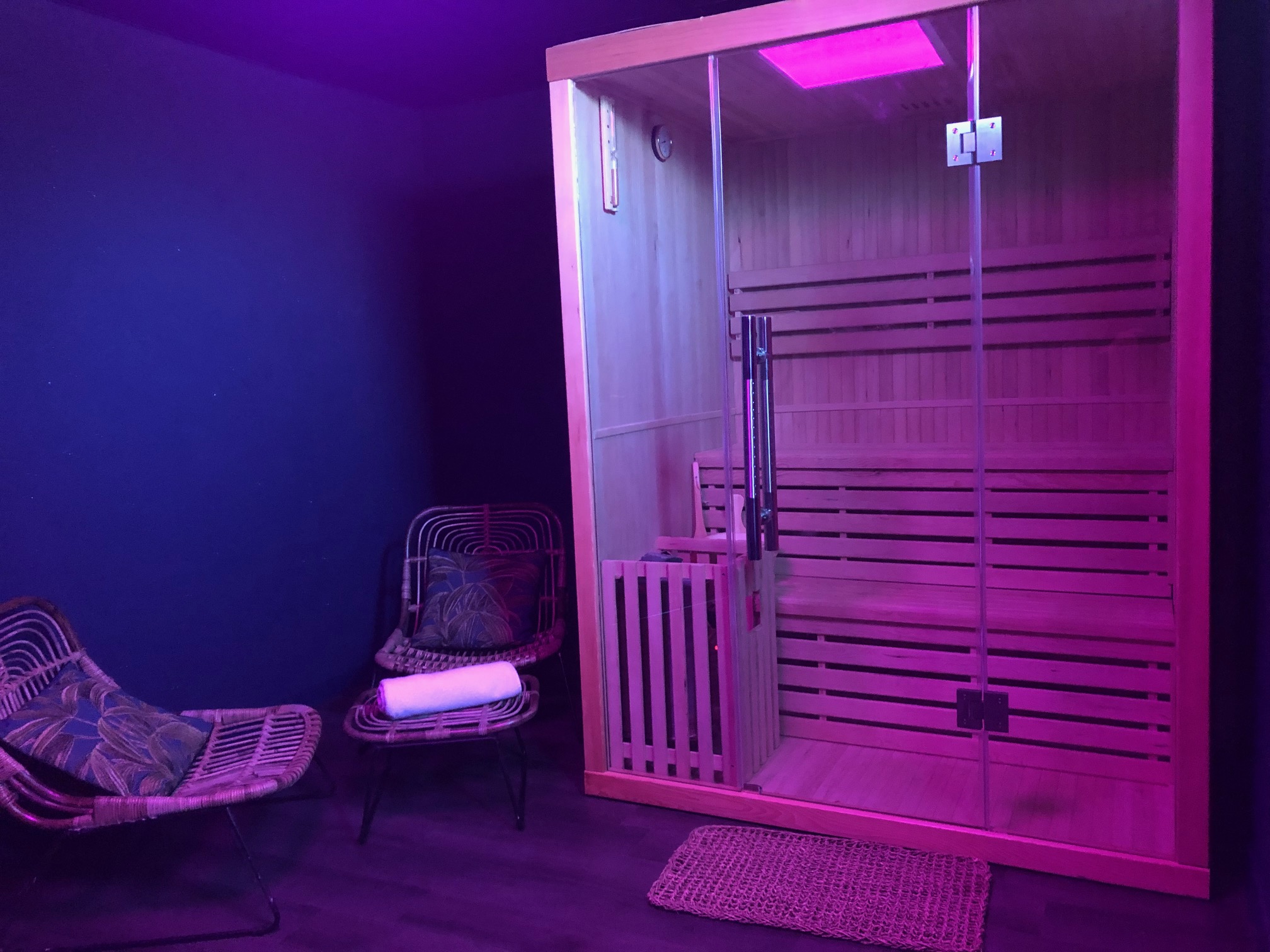 Annecy-Genève-Geneve-Lyon-Bugey-Bugeysud-Ain-France-gites-gite-gîtes-gîte-les gites de sarah et Claude-pet-pet friendly-dog-cat-zen-nature-guest house-vacances-vacance-grand colombier-Le grand colombier-lesgitesdesarahetclaude