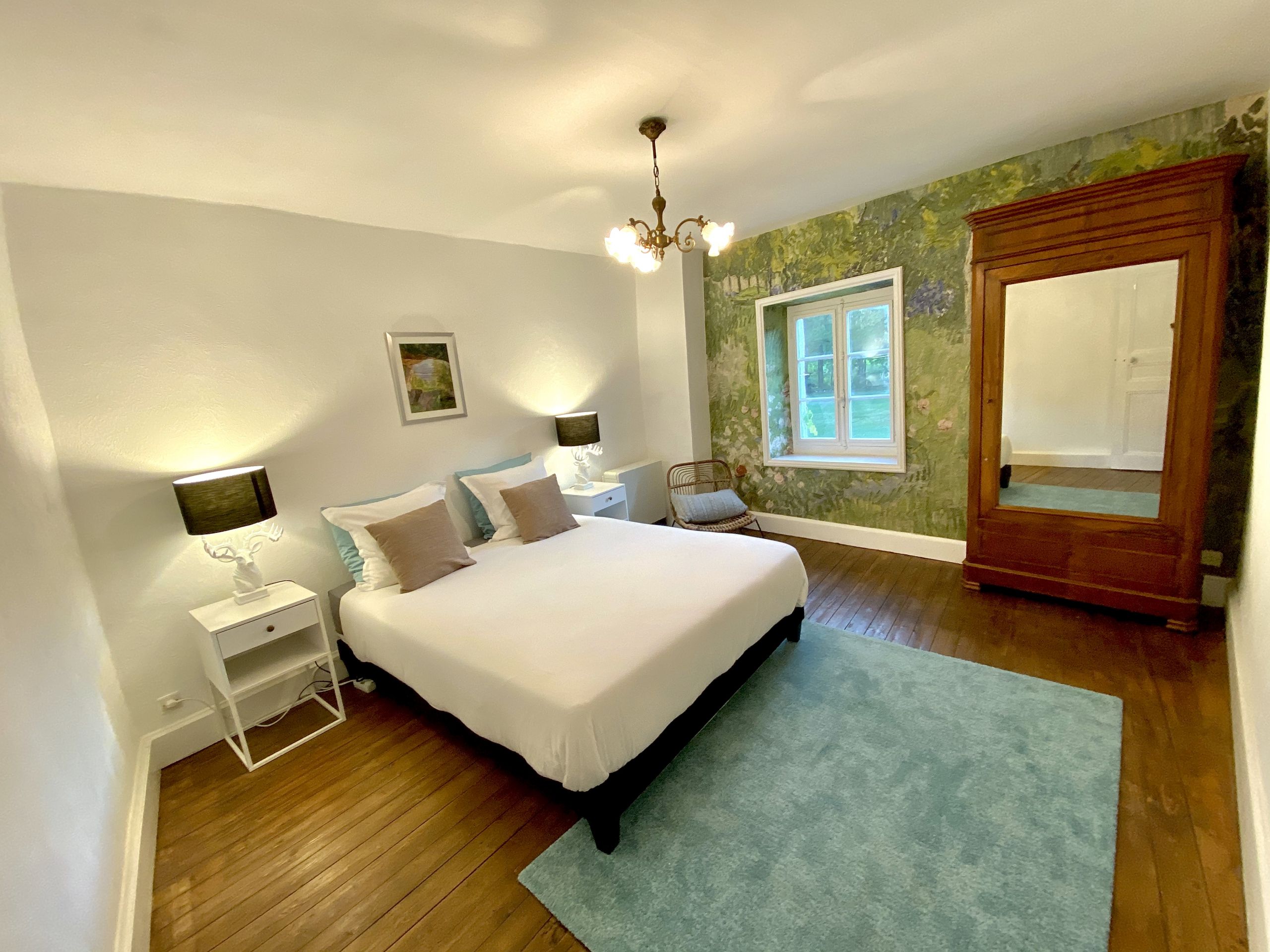 Annecy-Genève-Geneve-Lyon-Bugey-Bugeysud-Ain-France-gites-gite-gîtes-gîte-les gites de sarah et Claude-pet-pet friendly-dog-cat-zen-nature-guest house-vacances-vacance-grand colombier-Le grand colombier-lesgitesdesarahetclaude